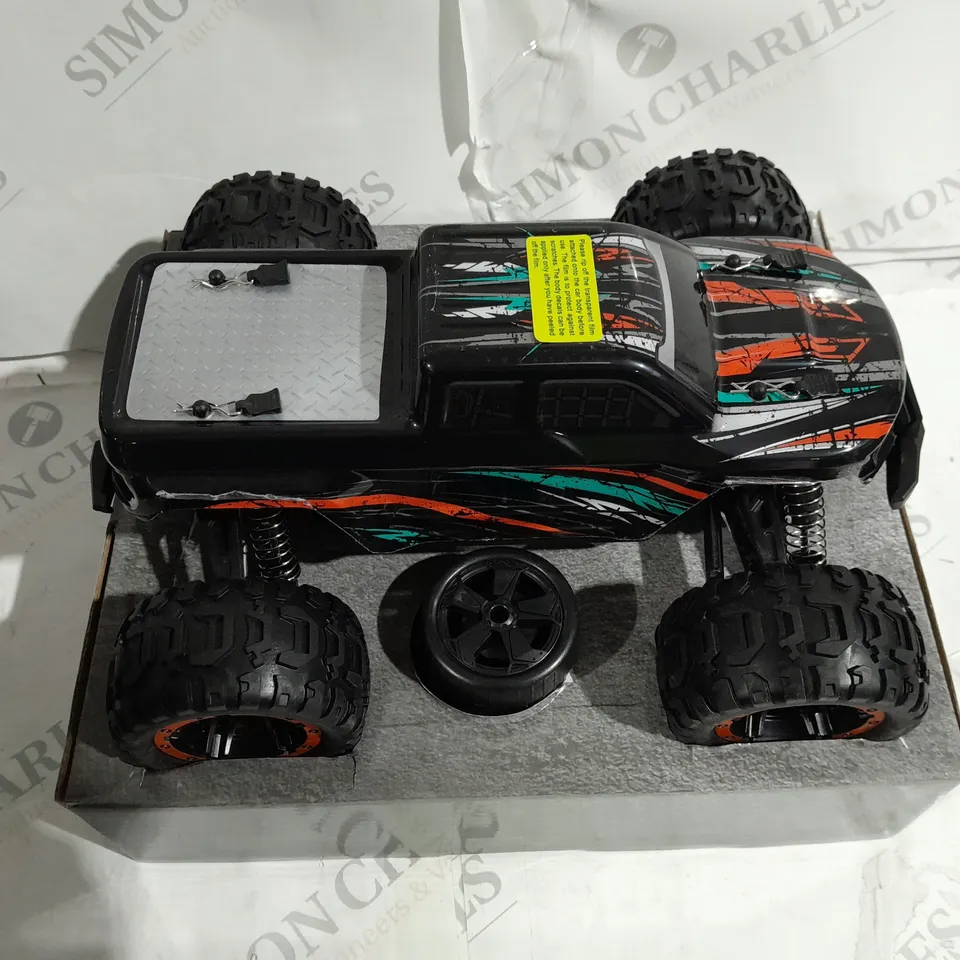 REMOTE CONTROL RACE TRUCK