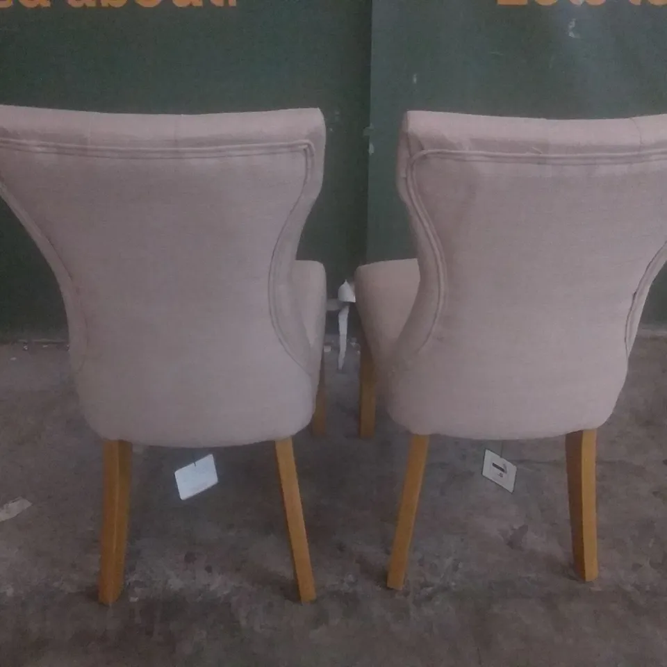 SET OF 2 BEWLEY OATMEAL FABRIC BUTTON BACK DINING CHAIRS (OAK LEG)