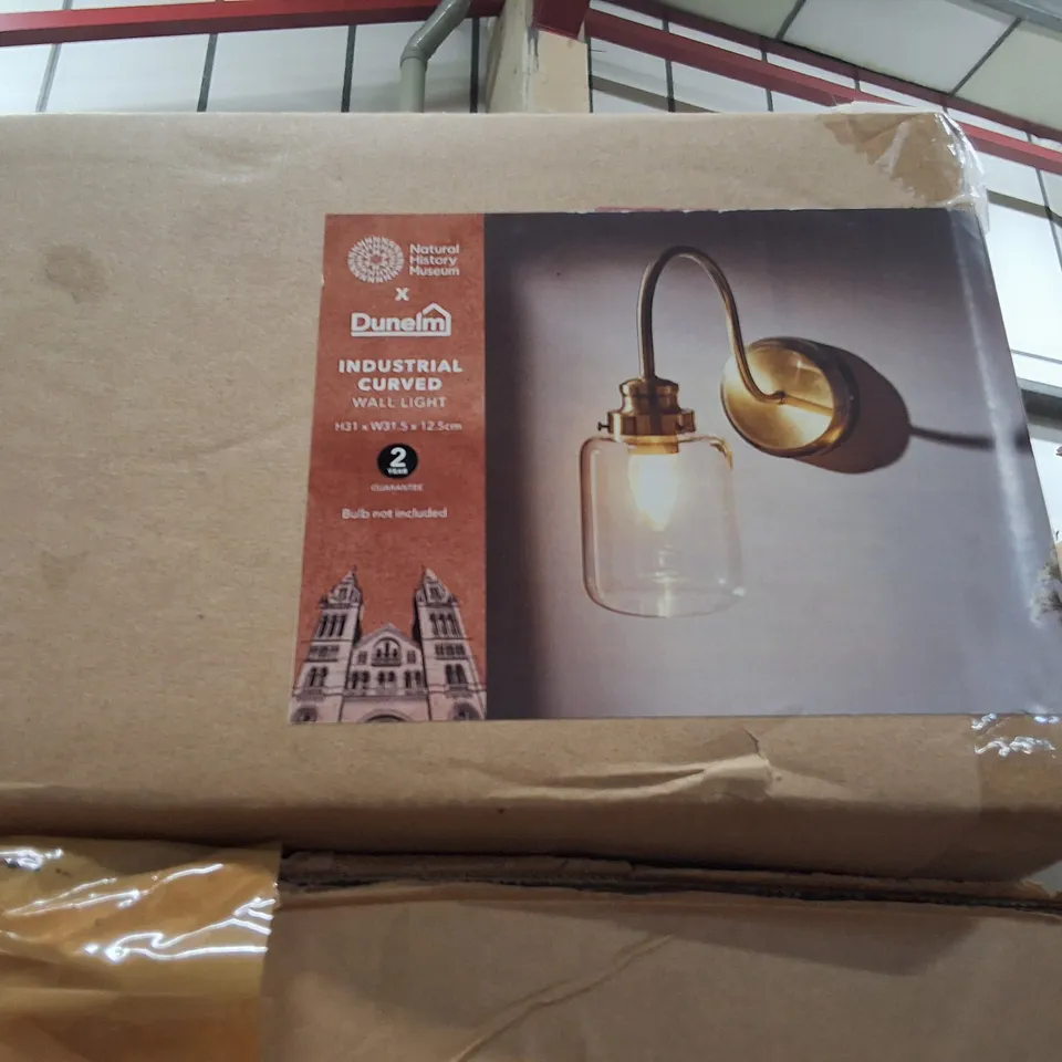 BOXED INDUSTRIAL CURVED WALL LIGHT – NATURAL HISTORY MUSEUM X DUNELM