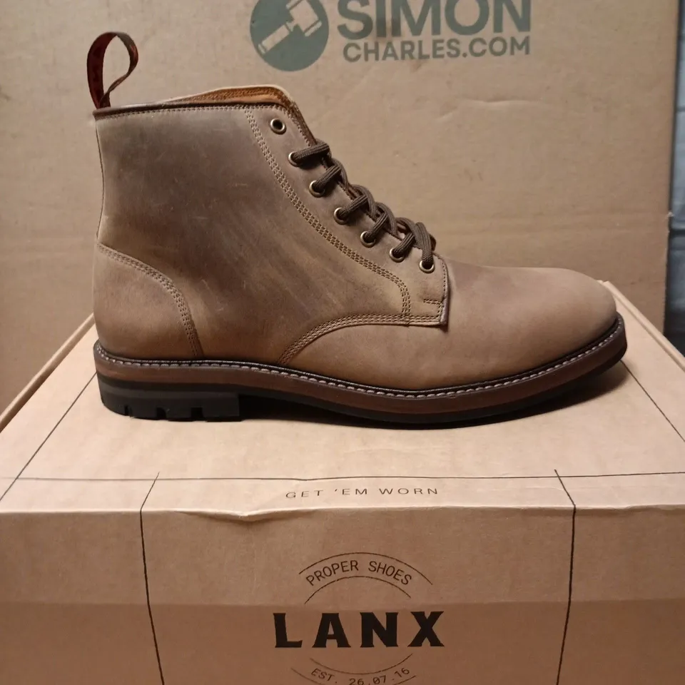 LANX SETTLE ACACIA DISTRESSED BOOTS – TAN LEATHER, LUG SOLE SIZE 9