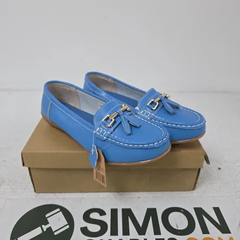 JO & JOE AZURE BLUE WIDE FIT TASSEL LOAFERS – UK 5