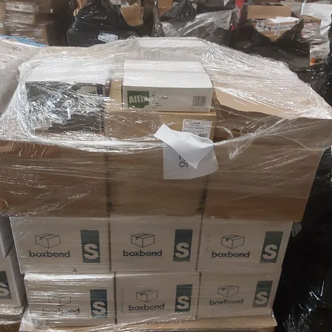 PALLET CONTAINING A LARGE QUANTITY OF PACKAGING ITEMS INCLUDING: SELF ADHESIVE PAPER TAPE, PAPER ENVELOPES, CLOSED CORNER EDGE PROTECTOR ECT