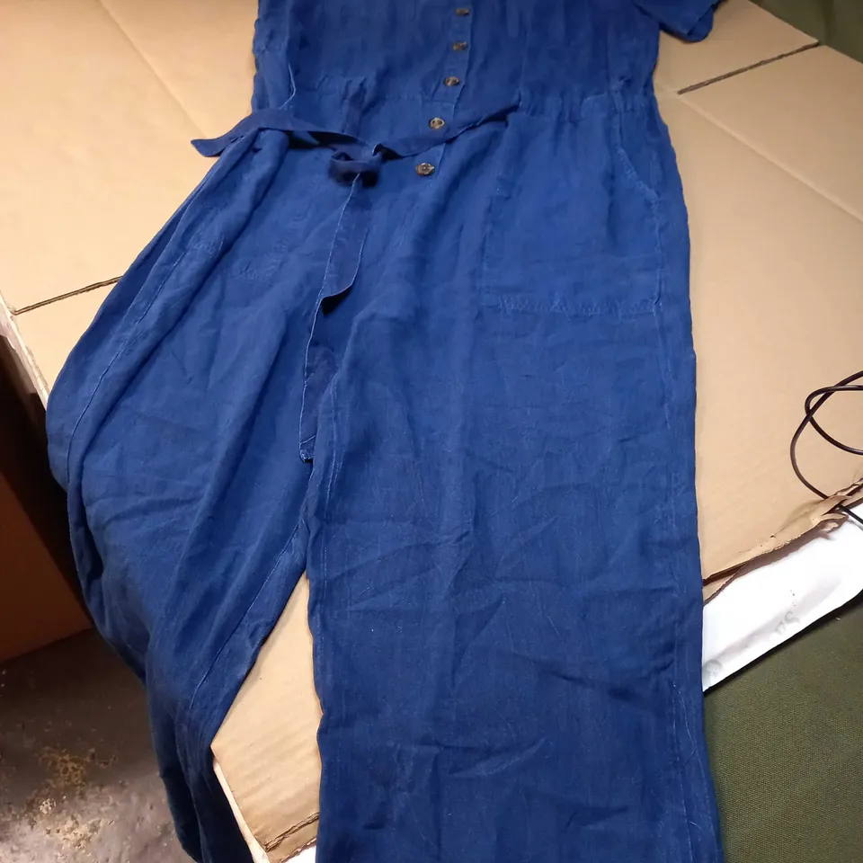 ROMAN BLUE SOFT BUTTON DETAILED PANTSUIT - SIZE 12