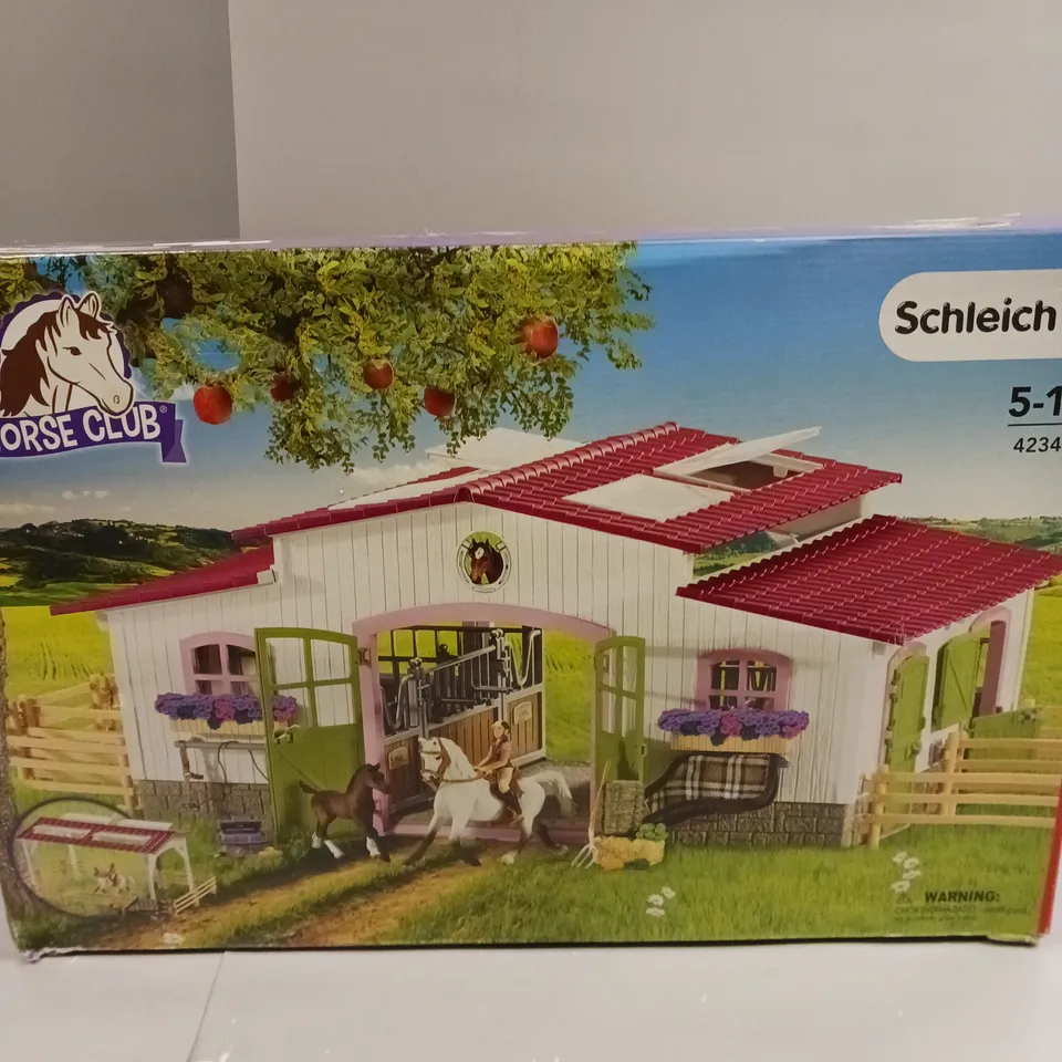 BOXED SCHLEICH HORSE CLUB SET - 42344