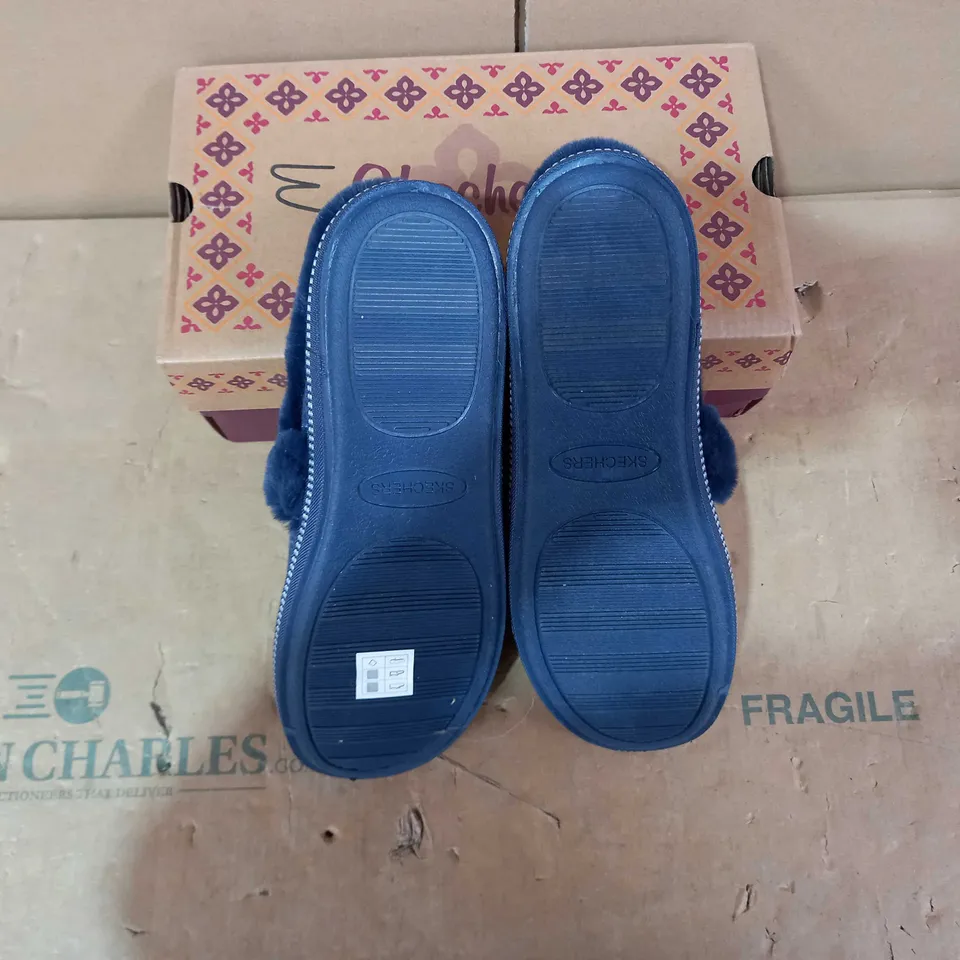 BOXED PAIR OF SKECHERS - SIZE 7