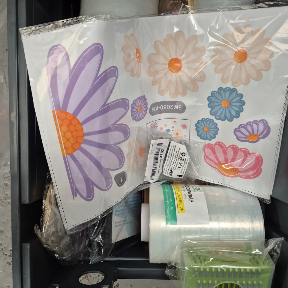 APPROXIMATELY 15 ASSORTED HOUSEHOLD ITEMS TO INCLUDE STRETCH WRAP, STAINLESS STEEL SOUP BOWL AND FISHING LURE