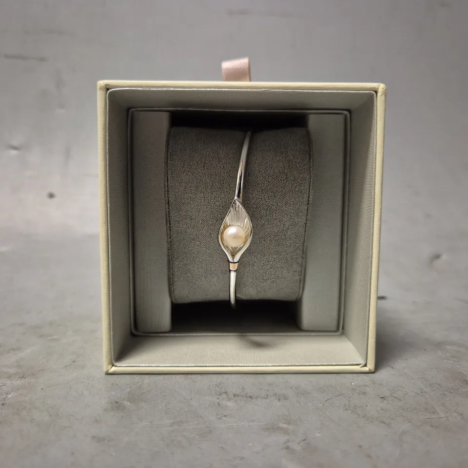BOXED CLOGAU PEARL BANGLE 