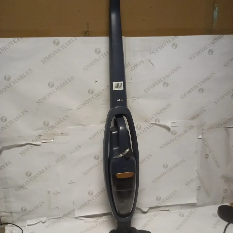 AEG QX6 CORDLESS VACUUM [COLLECTION ONLY]