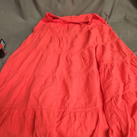 BODEN RED TIERED WOMEN'S GARMENT SIZE UNSPECIFIED
