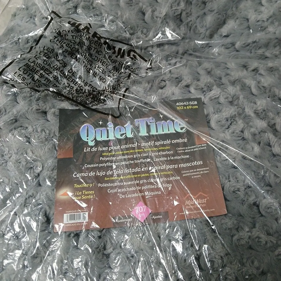 MIDWEST HOMES FOR PETS QUIET TIME PET BED – GREY - 107CM 