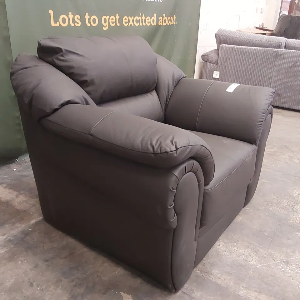 QUALITY DESIGNER FAUX LEATHER ARM CHAIR