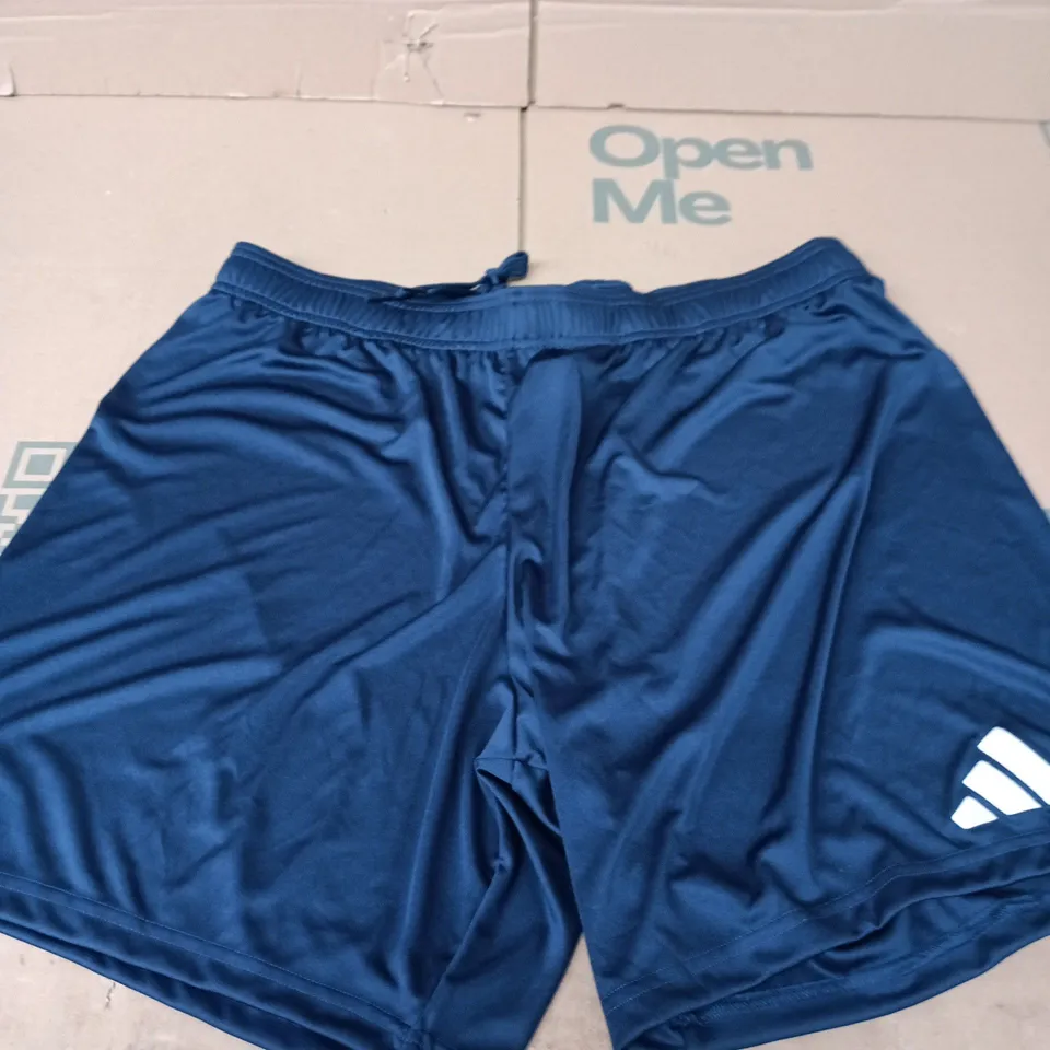 ADIDAS ENT26 SHORTS IN NAVY - UK 2XL