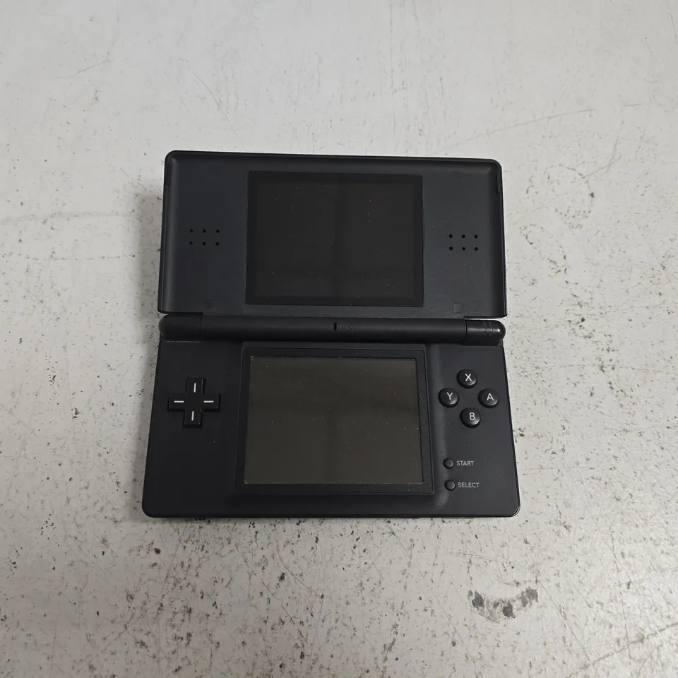 NINTENDO DS LITE USG-001 HANDHELD GAMES CONSOLE IN BLACK