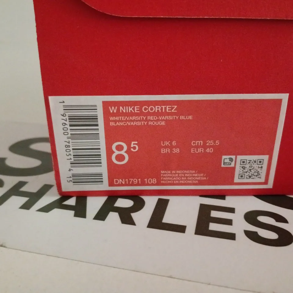 NIKE CORTEZ WHITE/RED/BLUE UK 6 BOXED