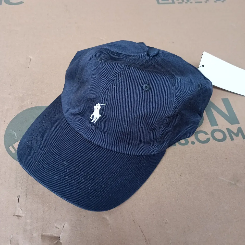 POLO RALPH LAUREN LOGO CAP IN NAVY