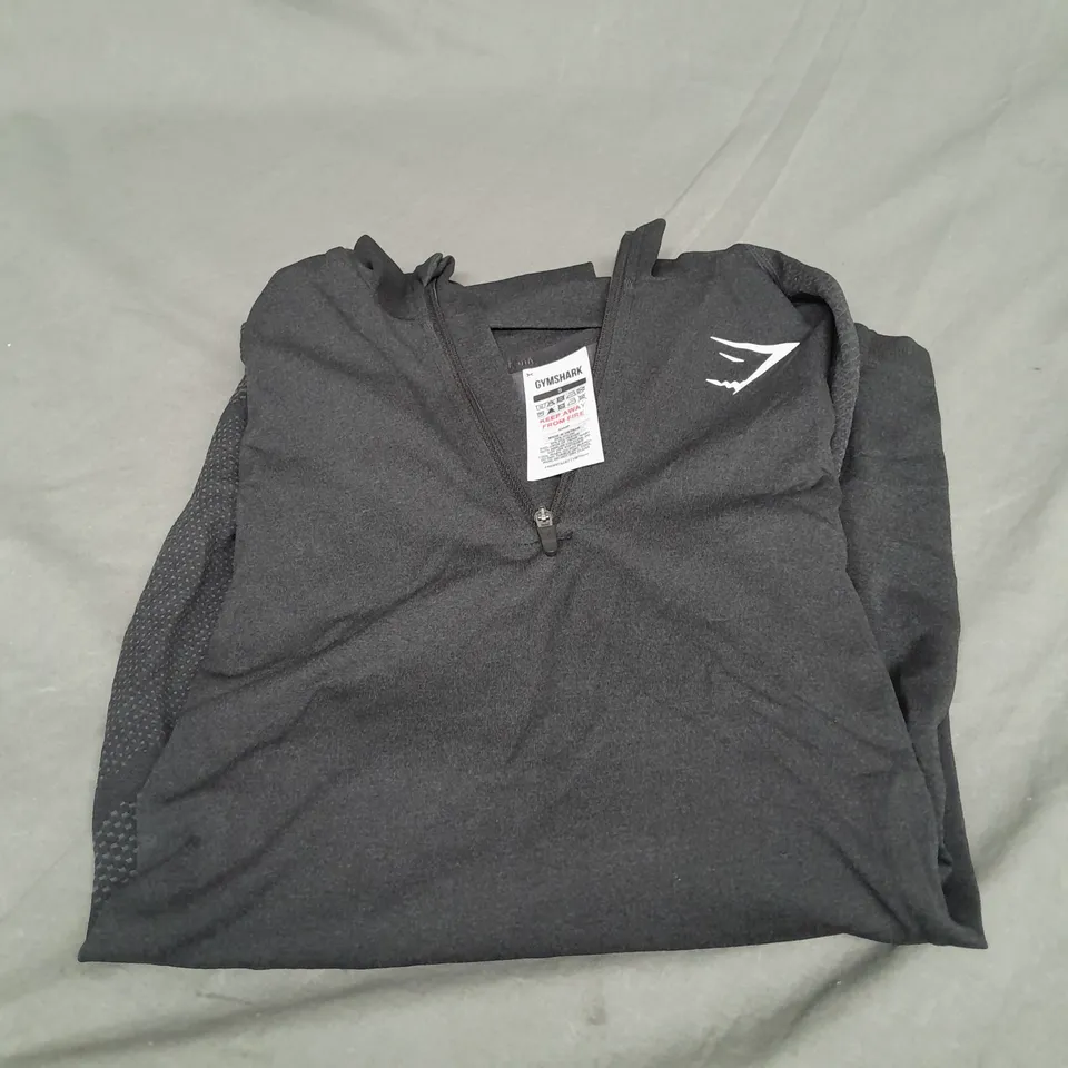 GYMSHARKVITAL SEAMLESS 1/4 ZIP IN BLACK/SILHOUETTE GREY SIZE S