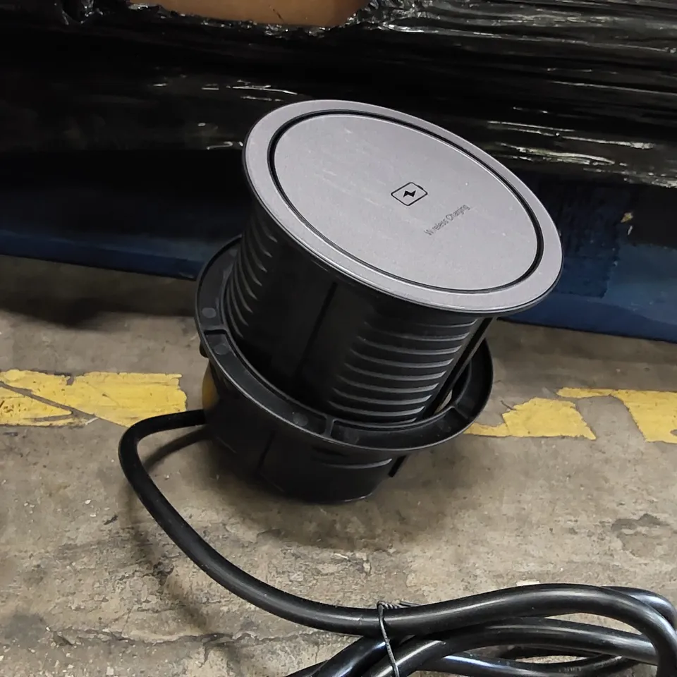 PALLET OF ASSORTED ITEMS INCLUDING: VIEWSONIC MONITOR, POP UP WIRELESS CHARGING PORT/SOCKET , TORNADO VAPES, KNEE BRACE COMPRESSION SLEEVES, SUPPORT PILLOWS ECT