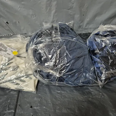APPROXIMATELY 20 ASSORTED CLOTHING AND FASHION ITEMS IN VARIOUS STYLES, SIZES, AND COLOURS