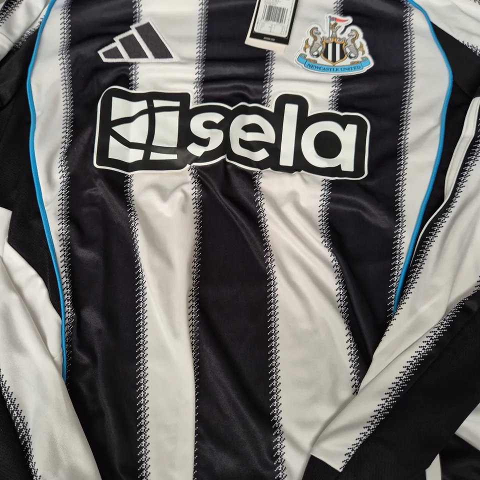 ADIDAS NEWCASTLE UNITED LONG SLEEVE FOOTBALL JERSEY SIZE MEDIUM