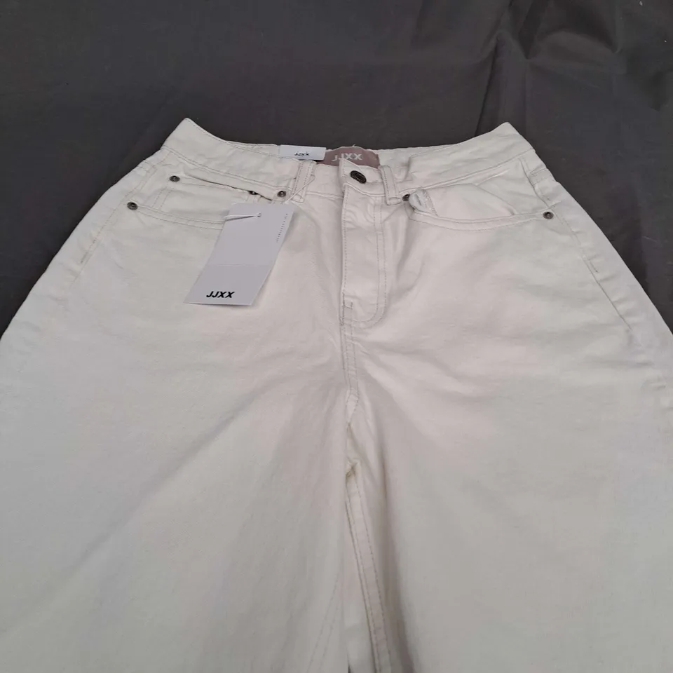 JJXX MOM WHITE DENIM JEANS - SIZE W28 L32