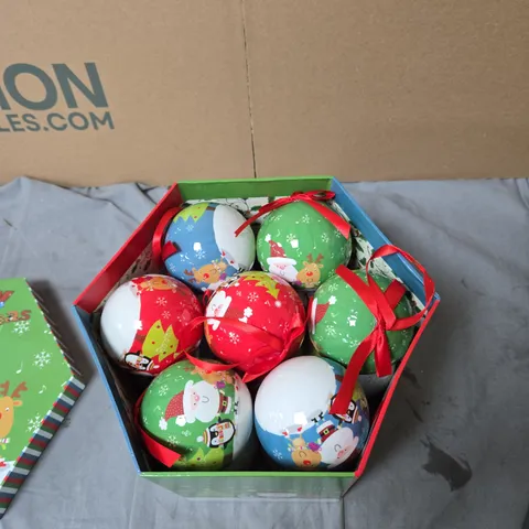HEXAGONAL CHRISTMAS BAUBLE BOX – FOIL-WRAPPED ORNAMENTS, MERRY CHRISTMAS DESIGN