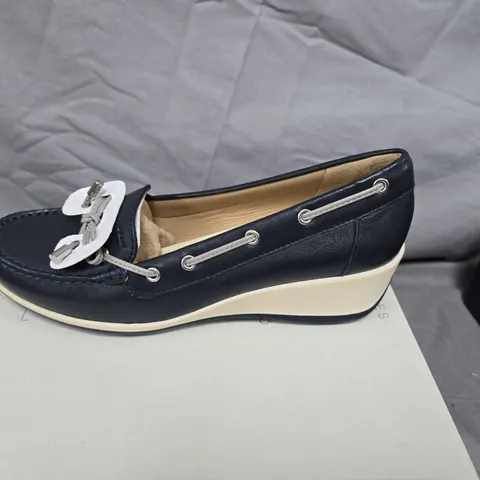 GEOX RESPIRA NAVY LEATHER LOAFERS – MEN'S MOCCASIN STYLE SHOES (EU 41) 