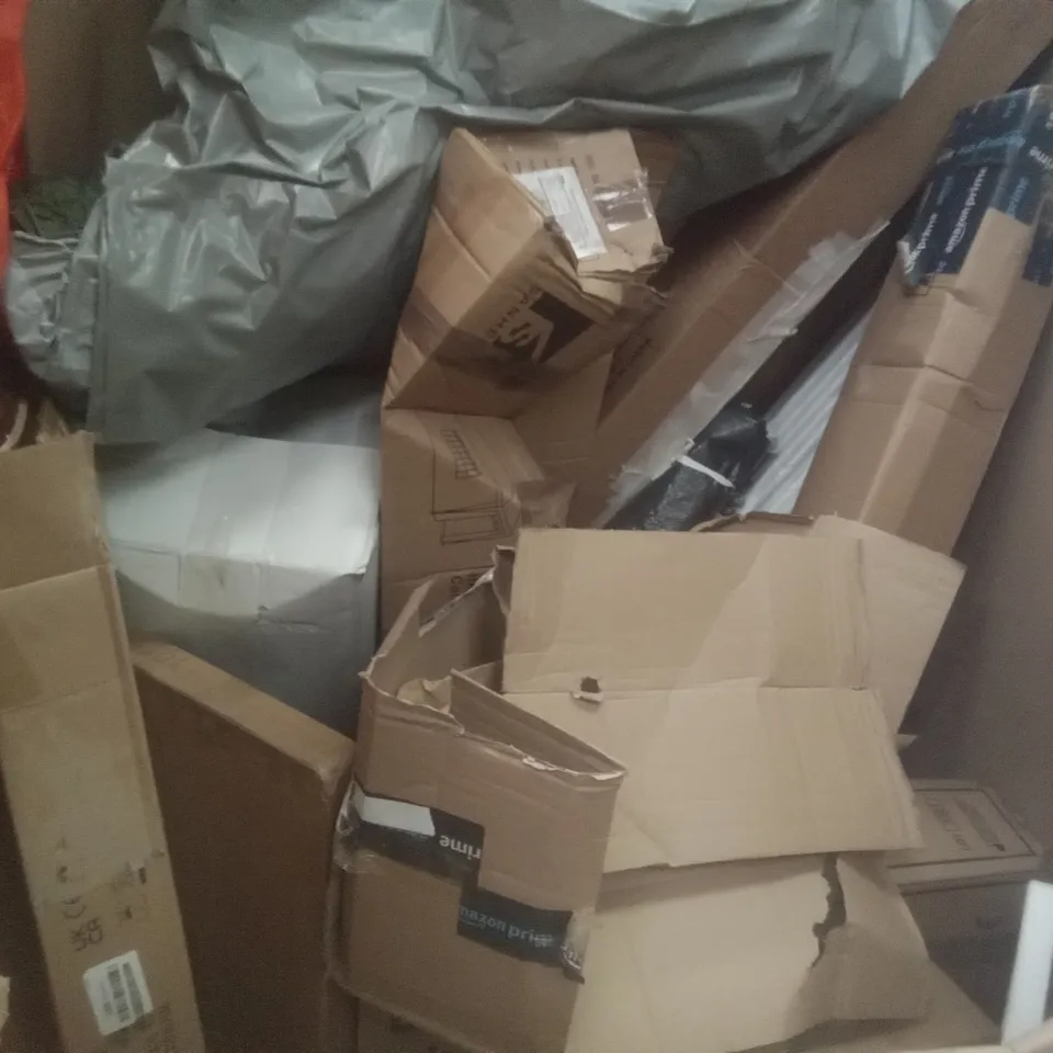 PALLET OF ASSORTED ITEMS INCLUDING KMINA ROLLATOR WHEELCHAIR, DECEN ELECTRIC COOLER/HEATER, UMBRELLA, KIDS SCOOTER,  HAPPY HOMEWARES LAMP SHADE