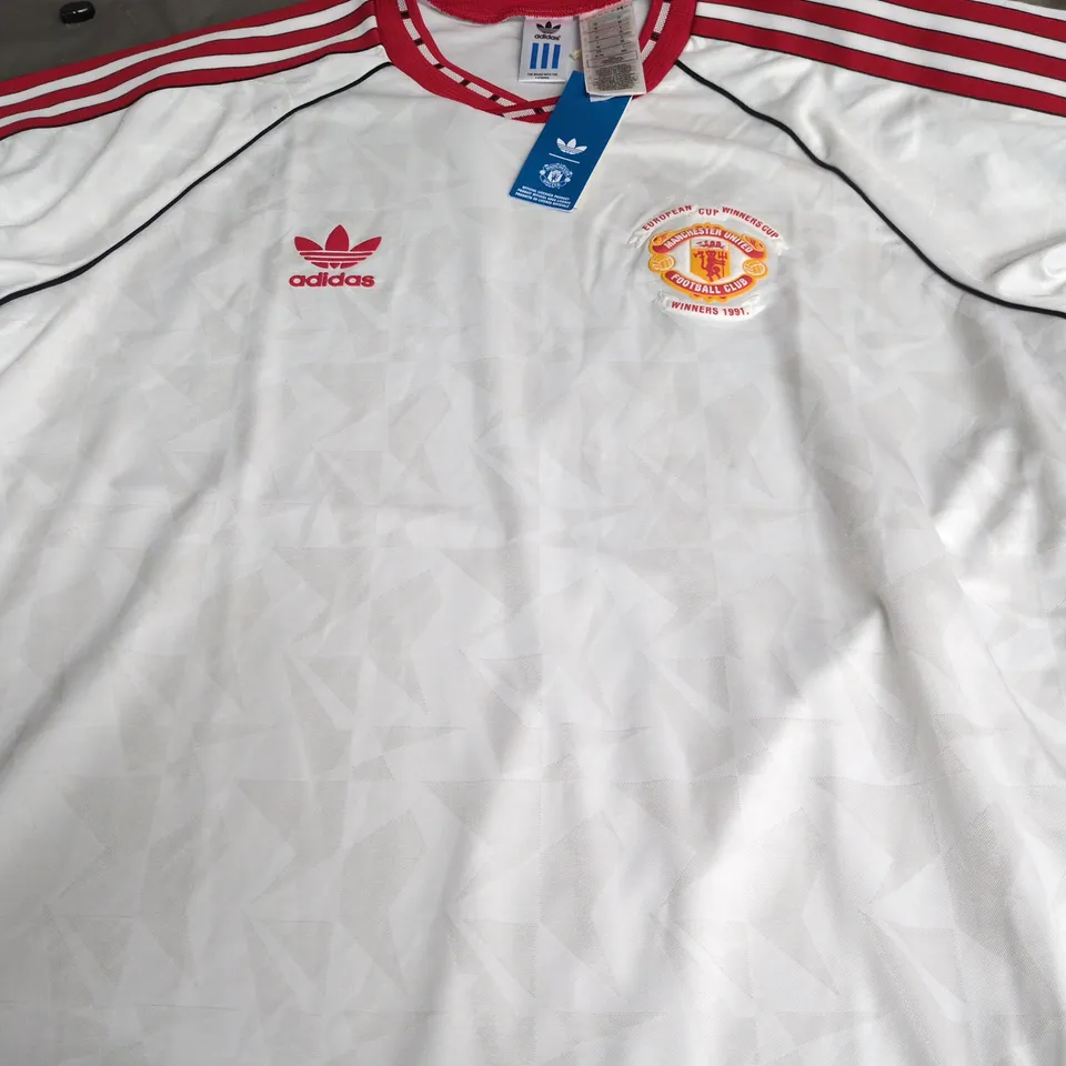 RETRO MANCHESTER UNITED ADIDAS FOOTBALL JERSEY – EUROPEAN CUP WINNERS CUP 1991 - XL