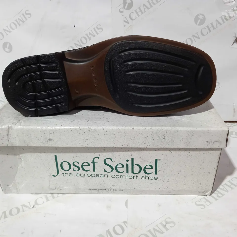 BOXED PAIR OF JOSEF SEIBEL DAKOTA LEATHER SLIP-ON SHPES IN BROWN EU SIZE 46