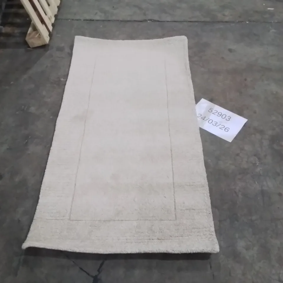 QUALITY DESIGNER AREA RUG - APPROXIMATELY 160X70CM