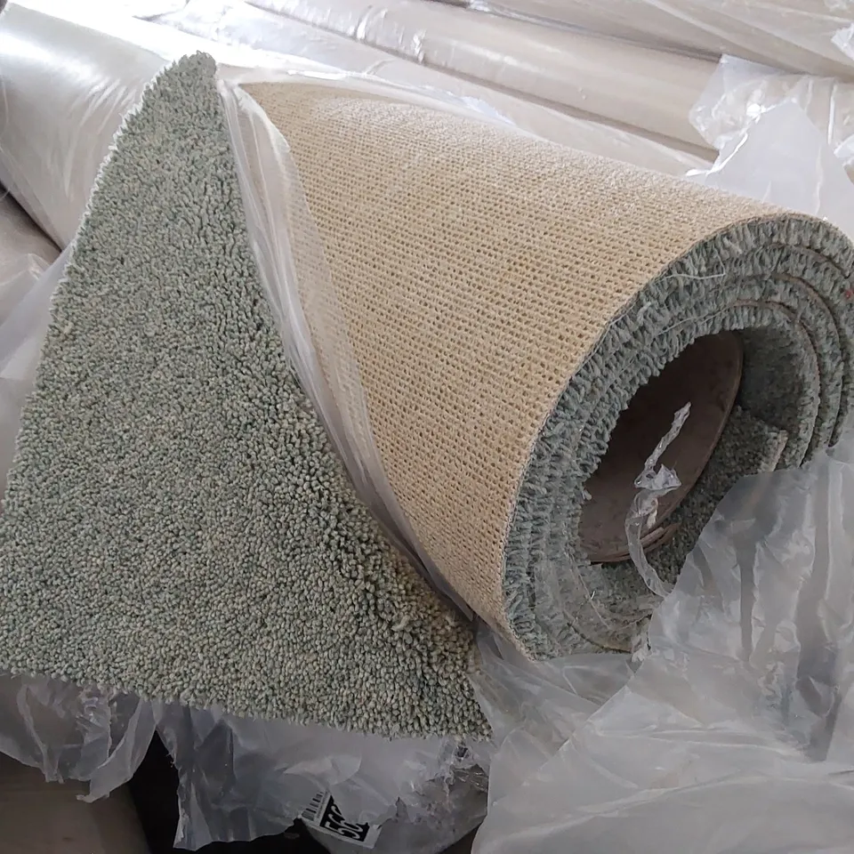 ROLL OF QUALITY TUDOR TWIST REGAL SWEET PEA CARPET // SIZE: APPROX 4 X 2.5m