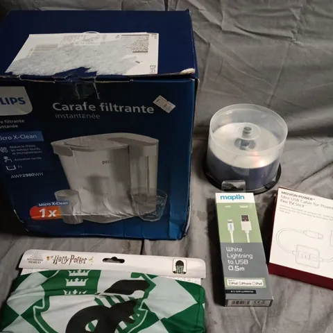 APPROXIMATELY 30 ASSORTED HOUSEHOLD PRODUCTS TO INCLUDE WATER FILTER, LIGHTNING CABLE, FIRE TV POWER CABLE ETC 