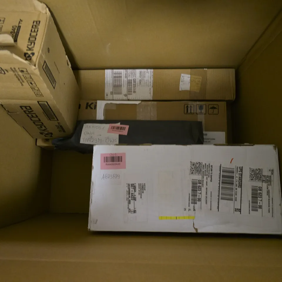 BOX OF APPROXIMATELY 5 ASSORTED ITEMS TO INCLUDE - OWA CANON EP-86C , HP X371 ETC