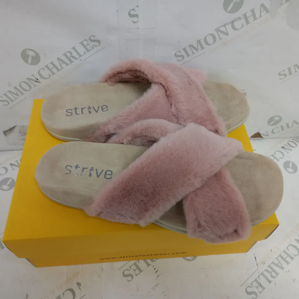 boxed strive nora pink sizes 7 