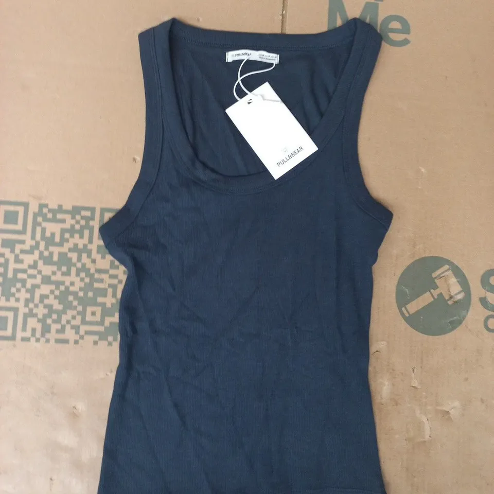PULL & BEAR SLEEVELESS TANK TOP IN NAVY SIZE MEDIUM