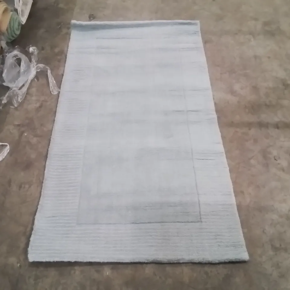 QUALITY DESIGNER AREA RUG - APPROXIMATELY 160X90CM