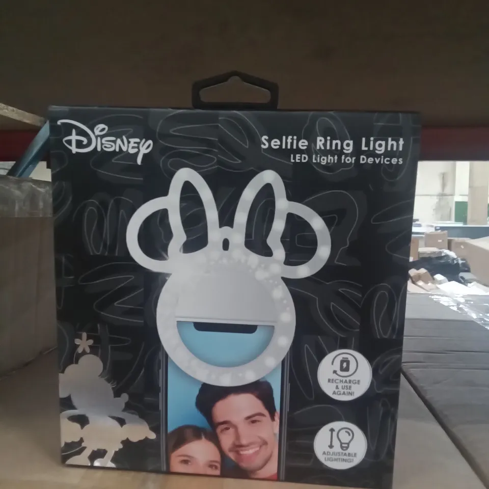 BOX OF APPROXIMATELY 36 ASSORTED DISNEY MINNIE SELFIE RING LIGHTS 