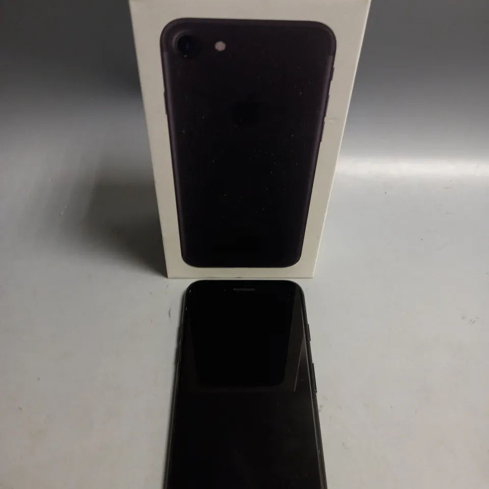 BOXED IPHONE 7 BLACK 32GB