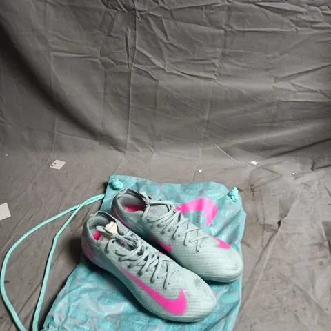 NIKE MERCURIAL FOOTBALL BOOTS – GREY/TEAL WITH PINK SWOOSH UK 8.5