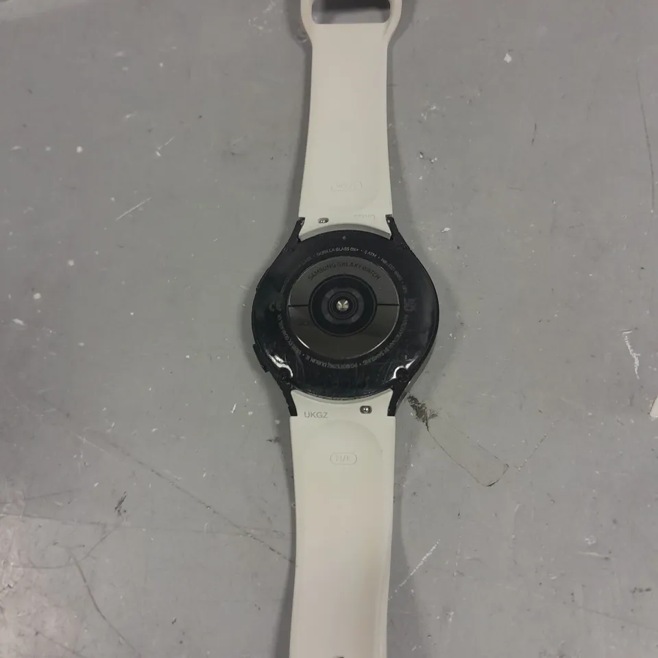 SAMSUNG GALAXY WATCH 4 