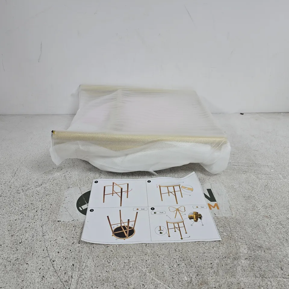 INDOOR CHAIR/STOOL – WRAPPED, WITH ASSEMBLY INSTRUCTIONS BOXED