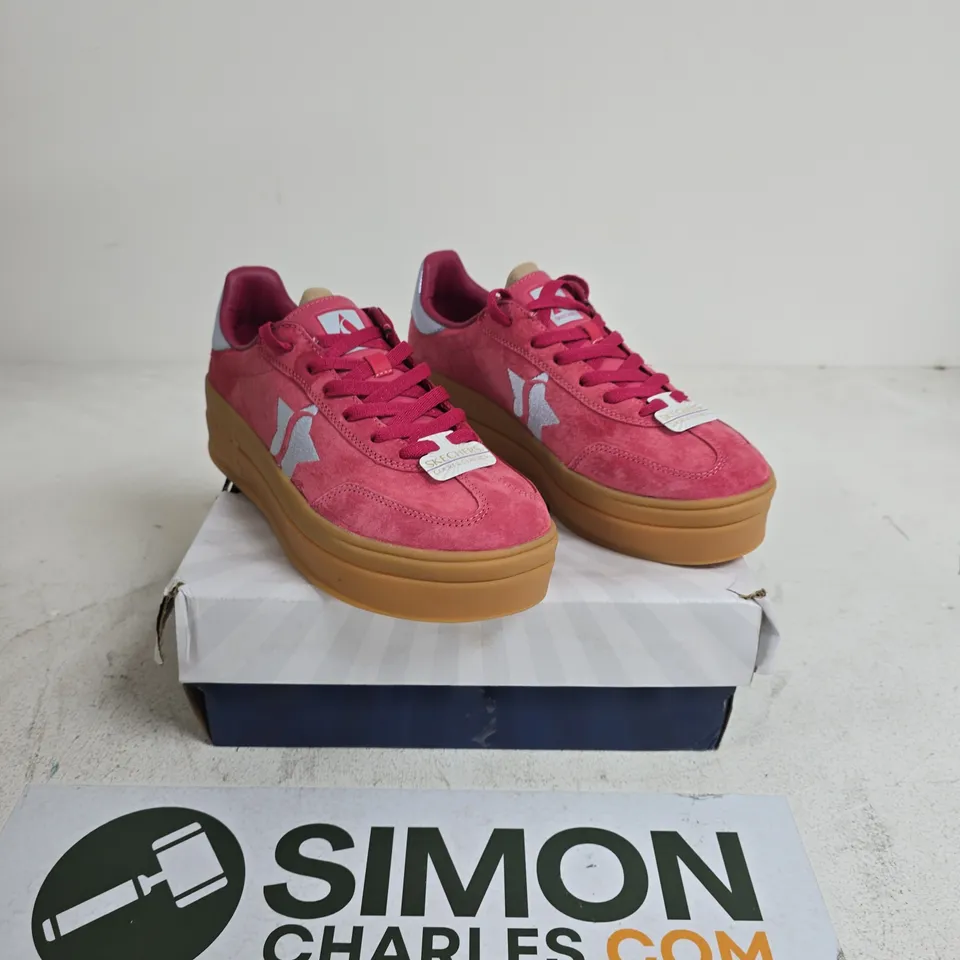SKECHERS ACADEMY HI ELEVATED ESSENCE TRAINERS SIZE 6