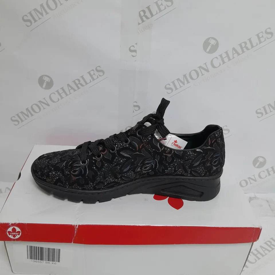 RIEKER FLORAL WEDGE TRAINER SIZE 6