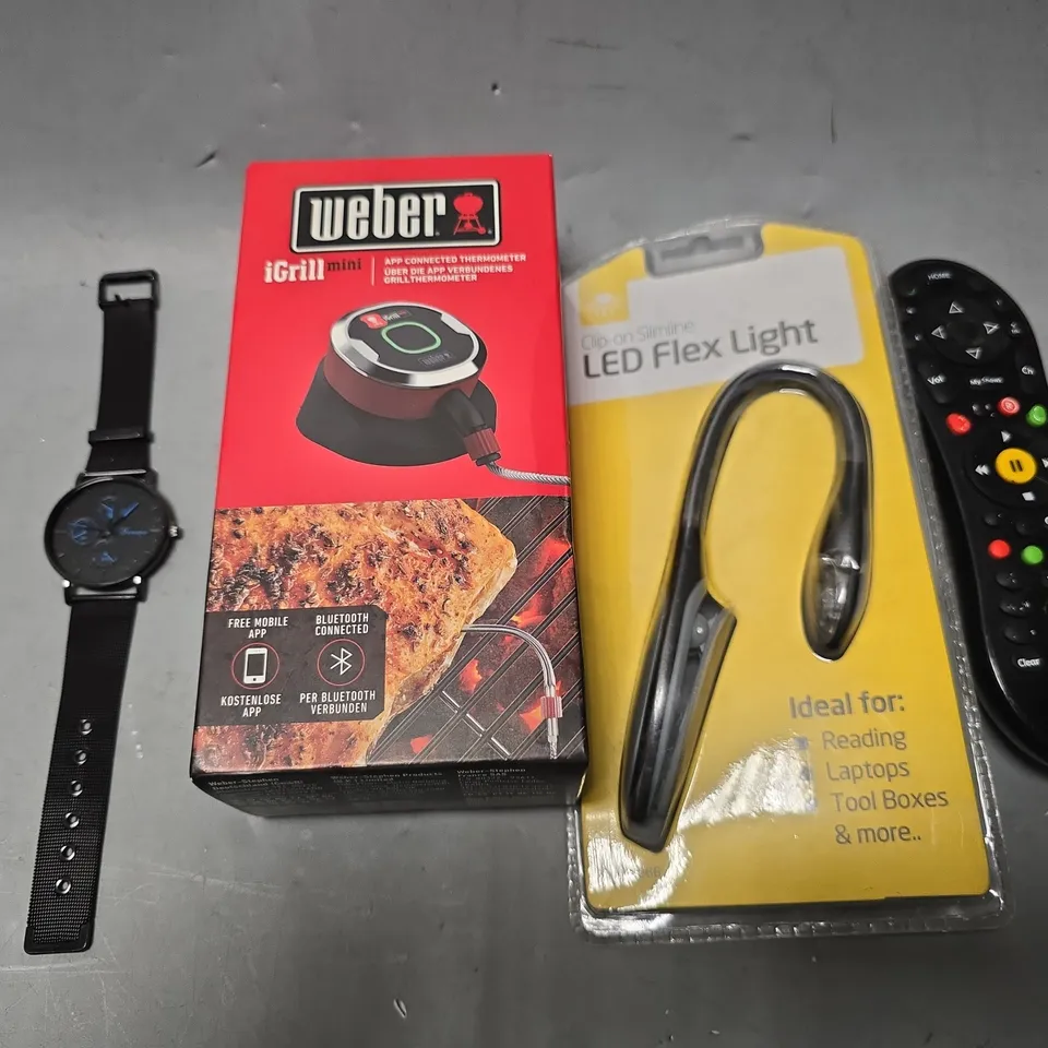 APPROXIMATELY 10 ASSORTED ITEMS TO INCLUDE - LED FLEX LIGHT , VIRGIN MEDIA REMOTE , WATCH ETC