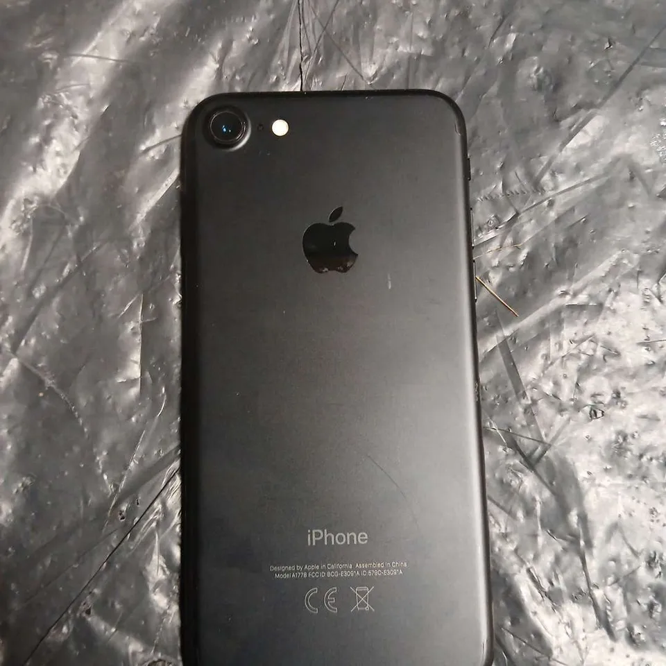 APPLE IPHONE 7 – BLACK (MODEL A1778) 