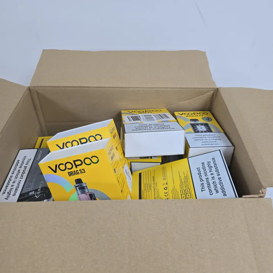 APPROXIMATELY 20 ASSORTED E-CIG PRODUCTS AND ACCESSORIES TO INCLUDE VOOPOO, ARGUS, ETC
