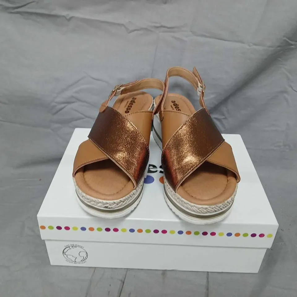 ADESSO WOMEN'S BRONZE PLATFORM SANDAL – SIZE 38