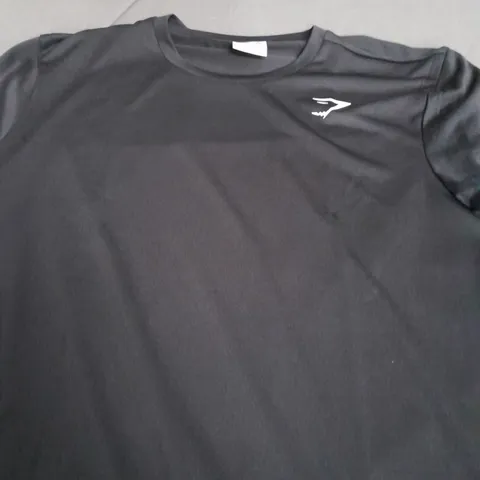 GYMSHARK BLACK T-SHIRT - LARGE