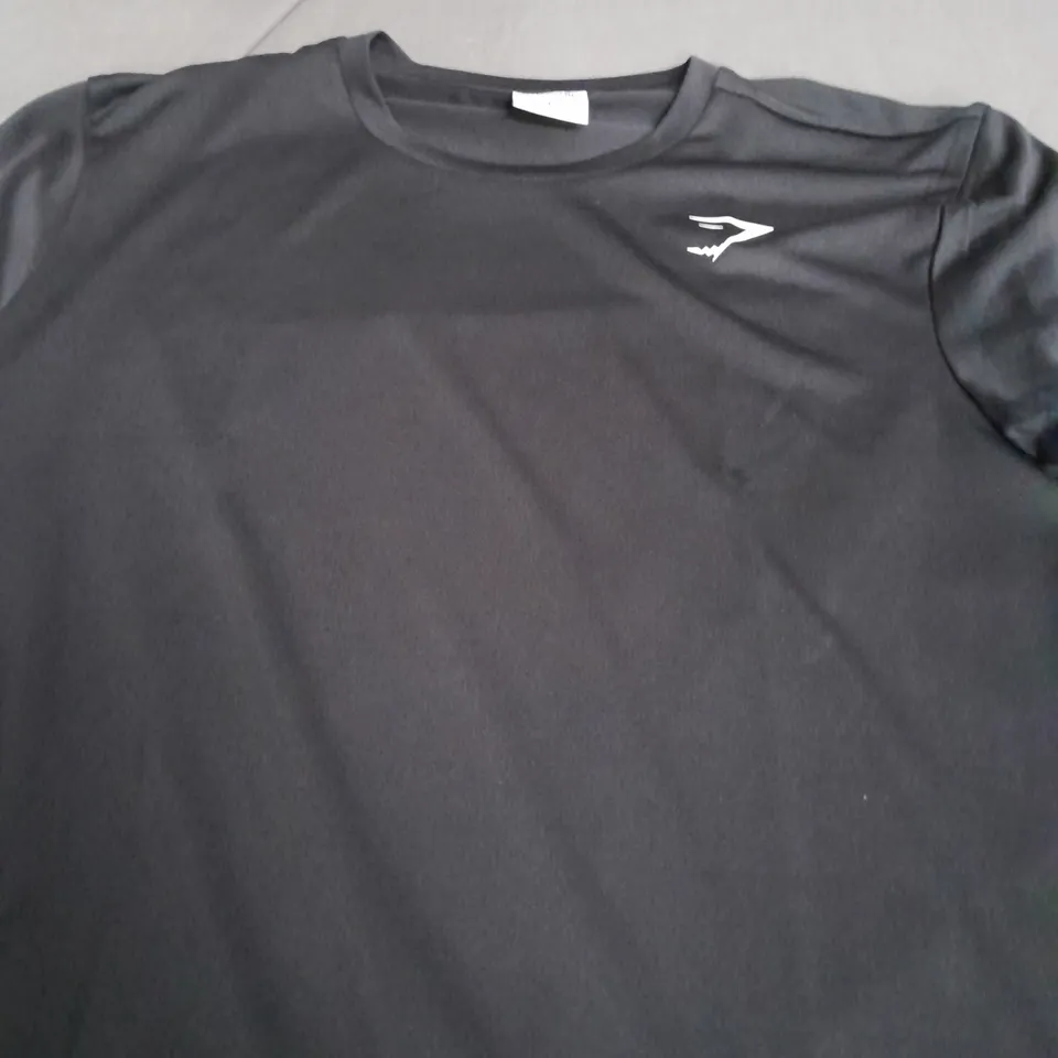 GYMSHARK BLACK T-SHIRT - LARGE