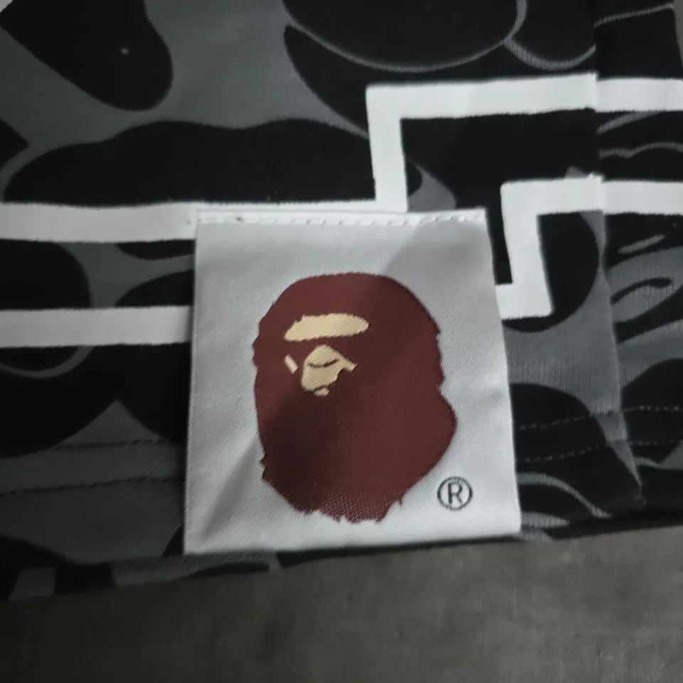 BAPE CAMOUFLAGE SHORTS – WORLD GONE MAD TAG, MEN'S SIZE S 